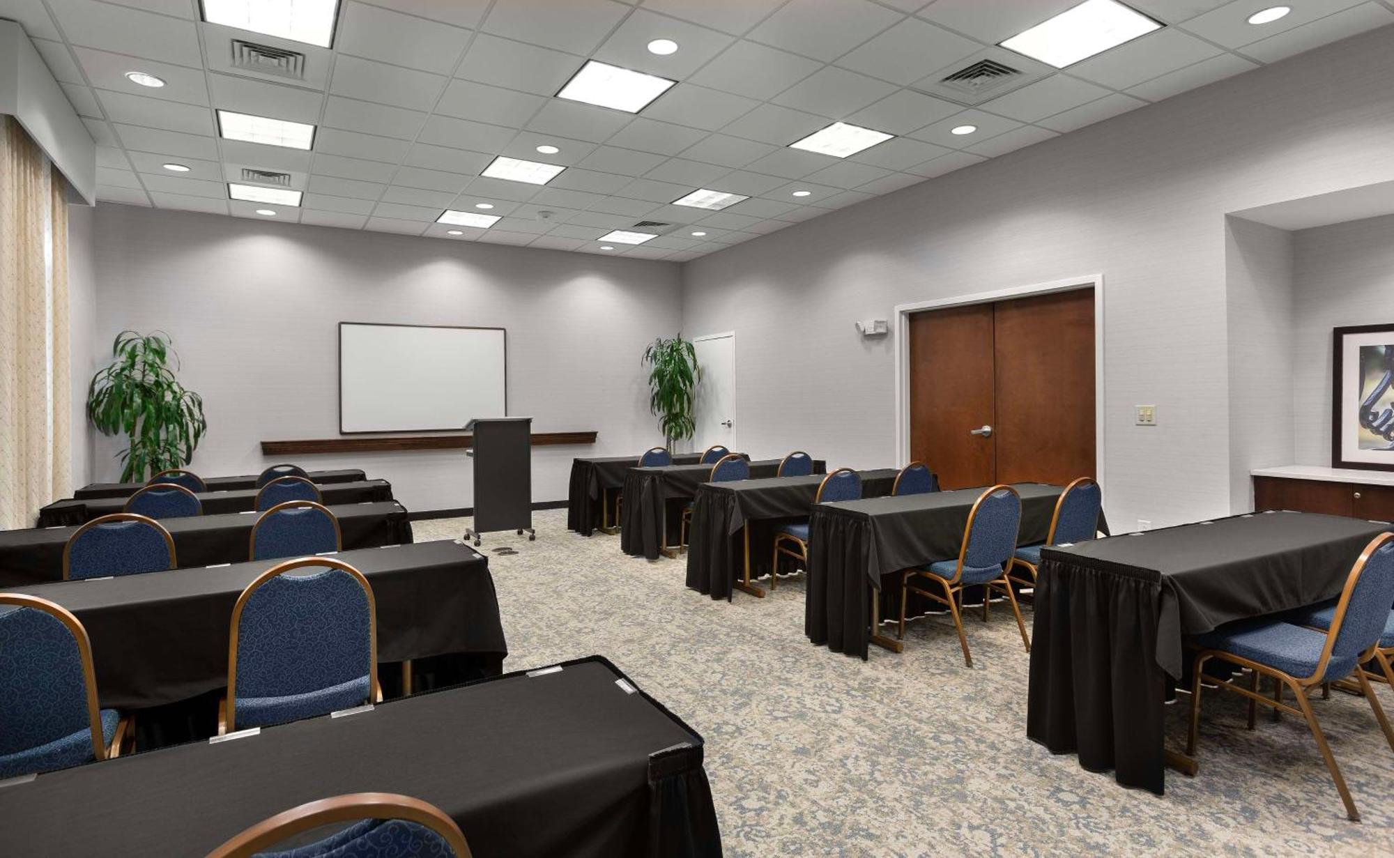 Hampton Inn Belmont At Montcross Εξωτερικό φωτογραφία